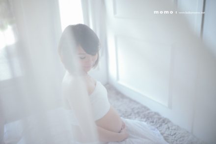 maternity photoshoot in bali soft curtain pregnancy portrait